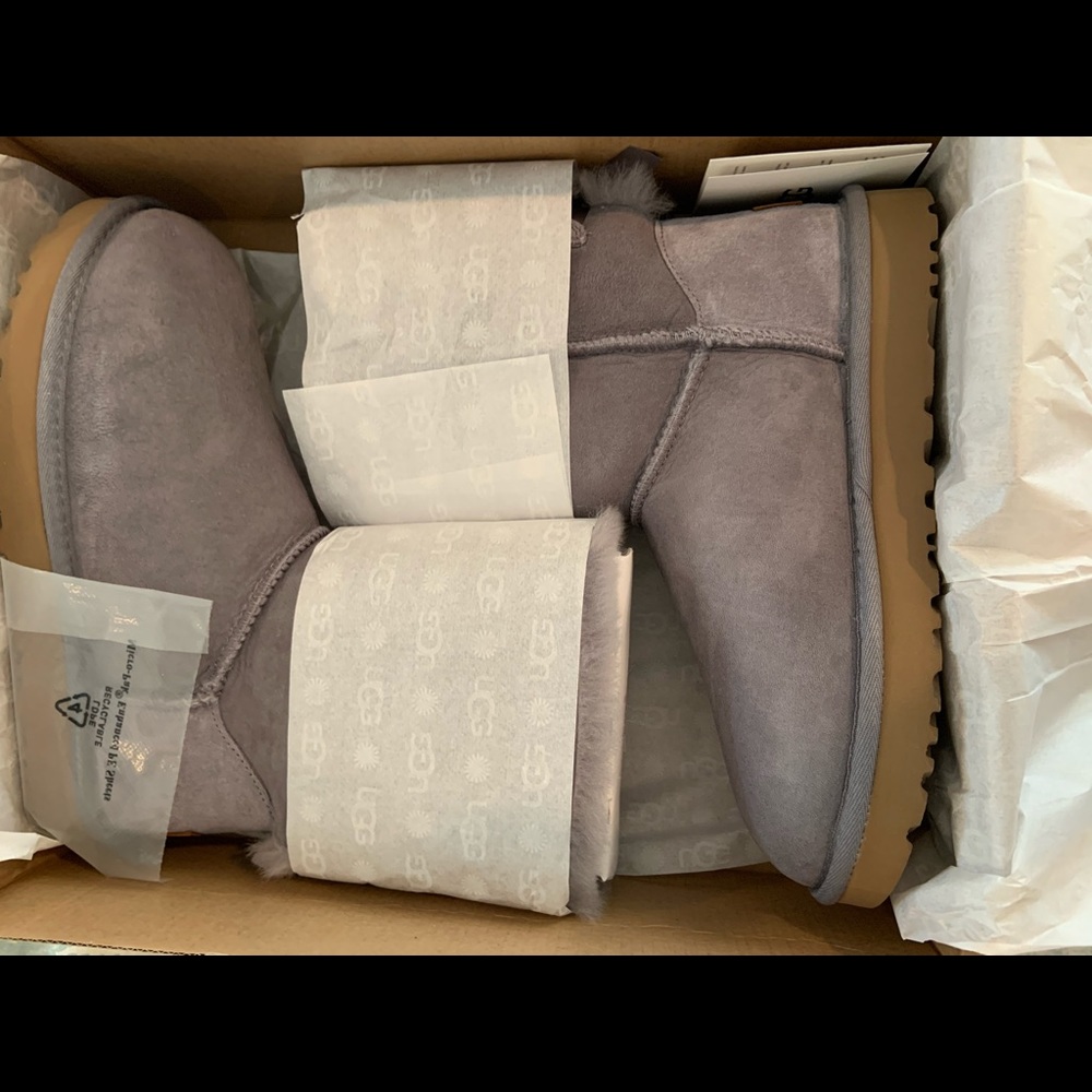 Ugg Bailey Bow II Gull Grey Suede size 8